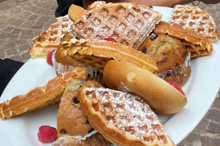 a sandwich on a plate